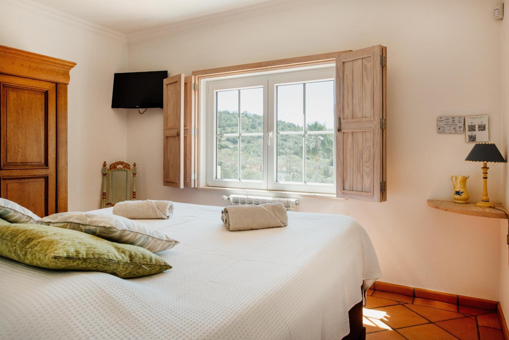 Bed and Breakfast Entrecolinas Paderne  Exterior foto