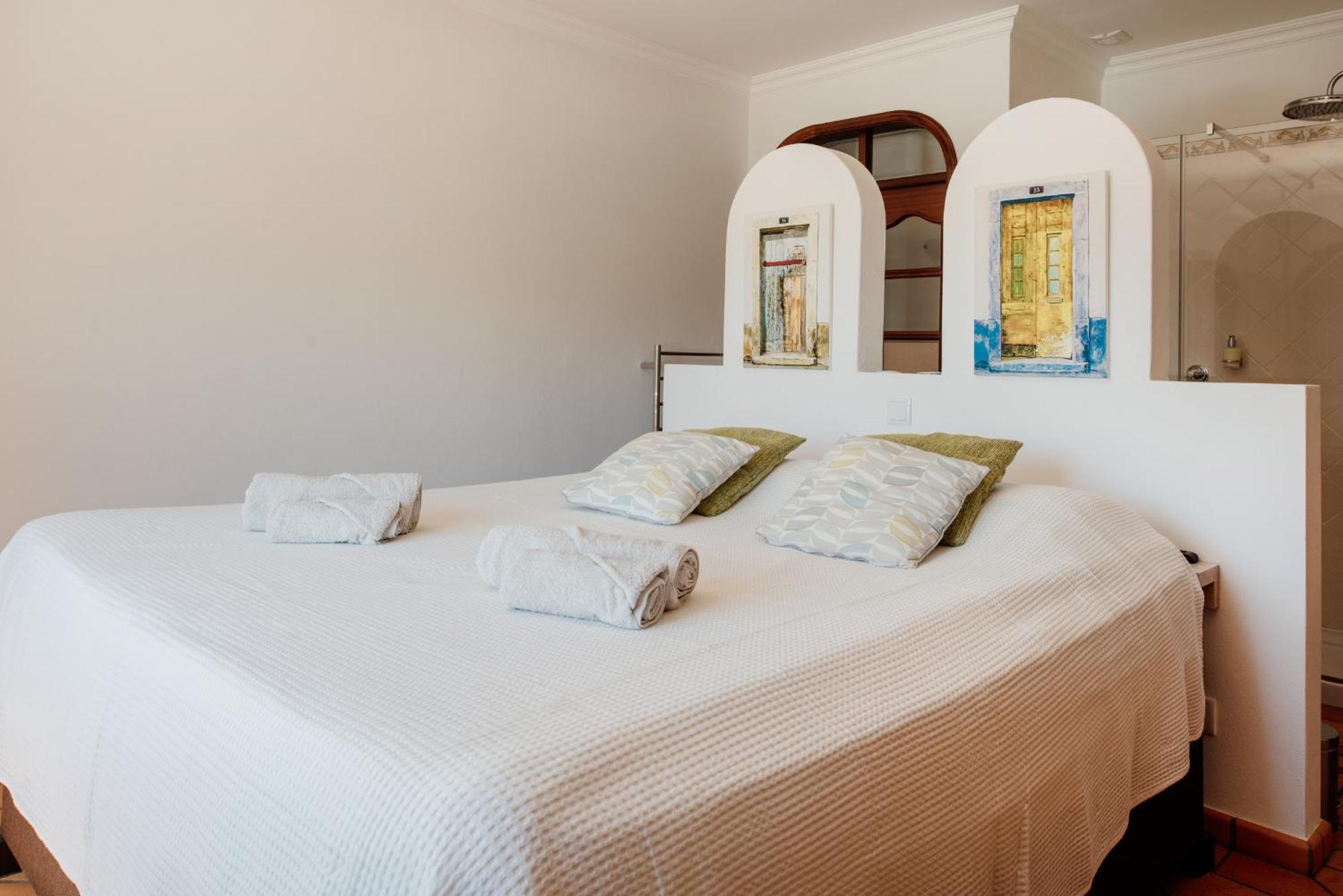 Bed and Breakfast Entrecolinas Paderne  Exterior foto