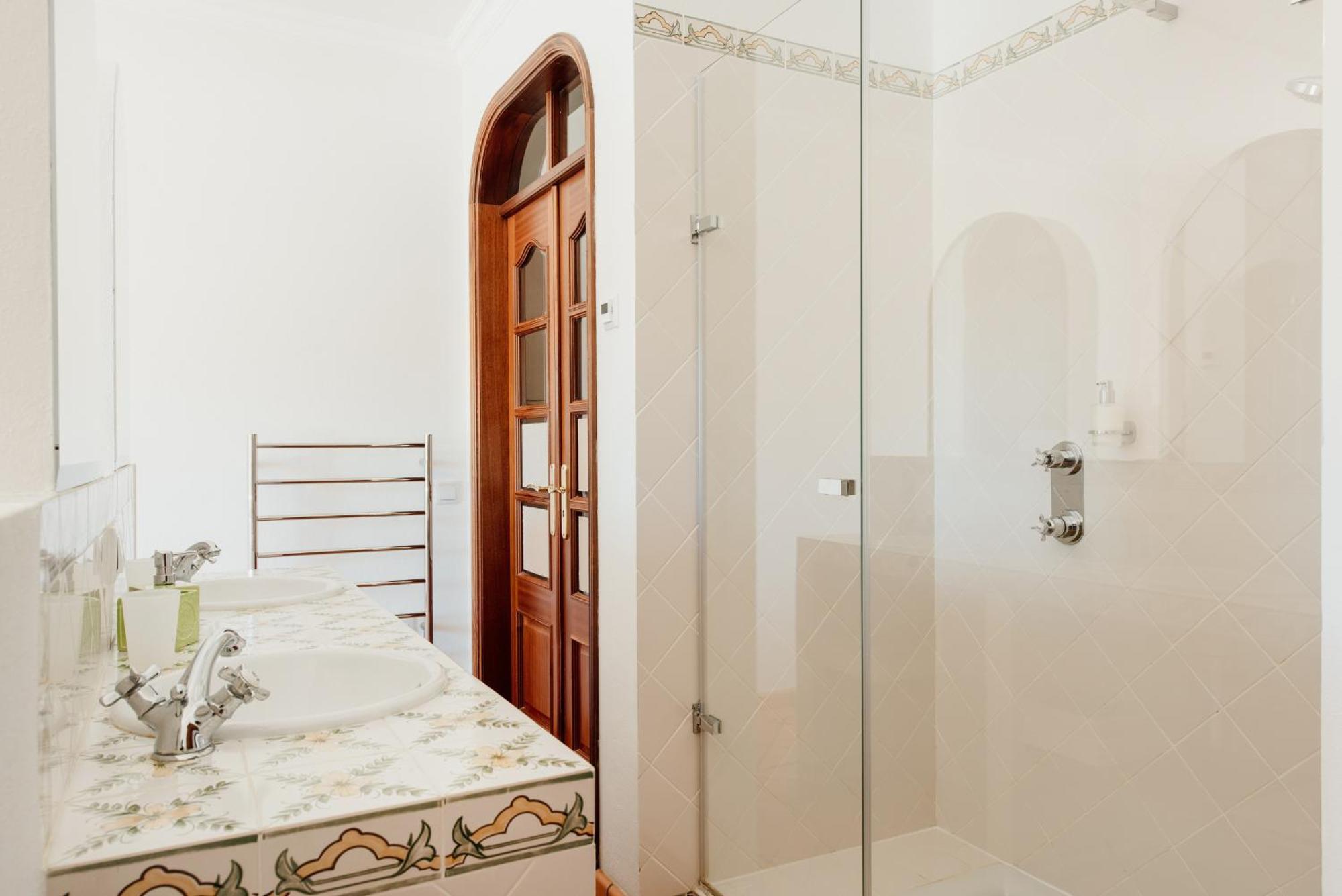 Bed and Breakfast Entrecolinas Paderne  Exterior foto
